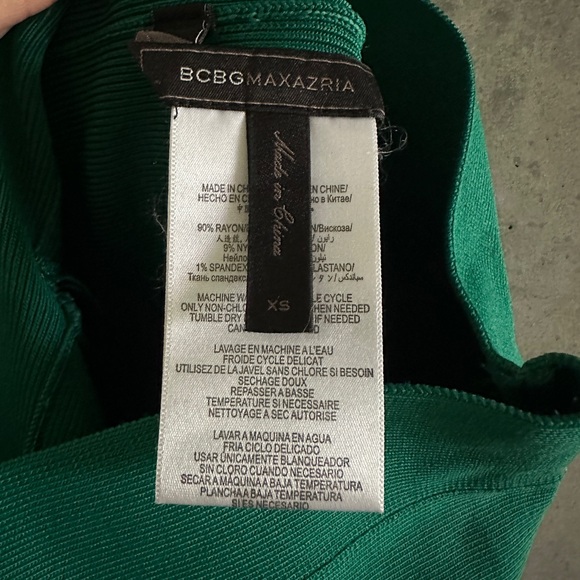 Excellent condition green BCBG bandage skirt - Picture 2 of 5